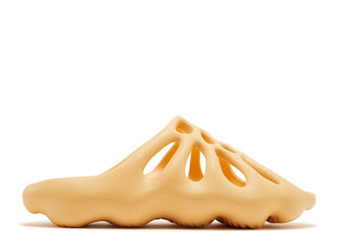 Cream Yeezy 450 Slide
